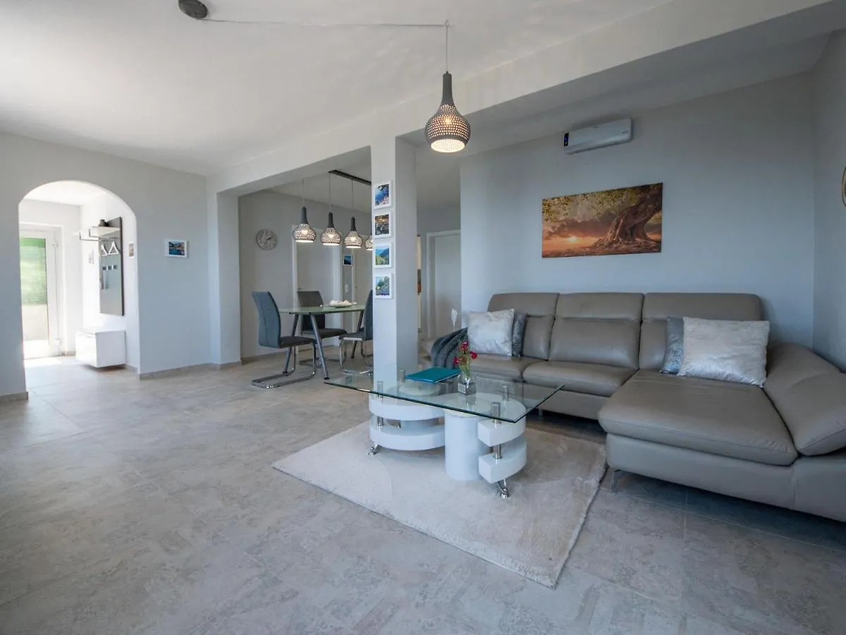 Apartment La Mer-1 By Interhome Lovran 0*,