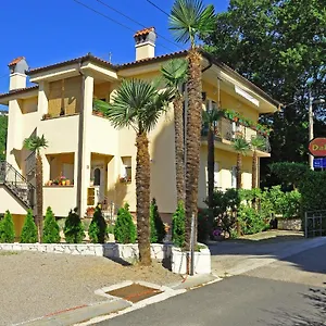 Apartman With A Parking Space Opric, Opatija - 7728, Lovran